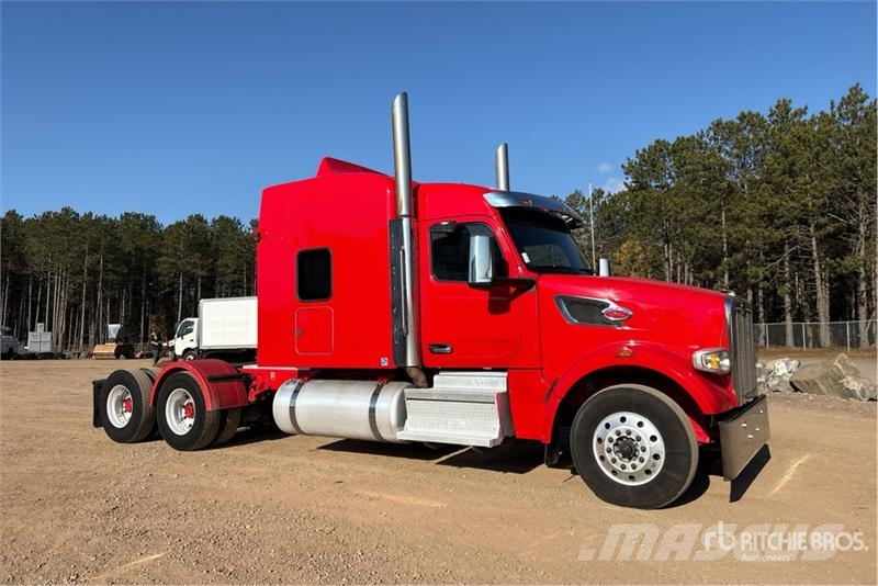 Peterbilt 567 Trekkers
