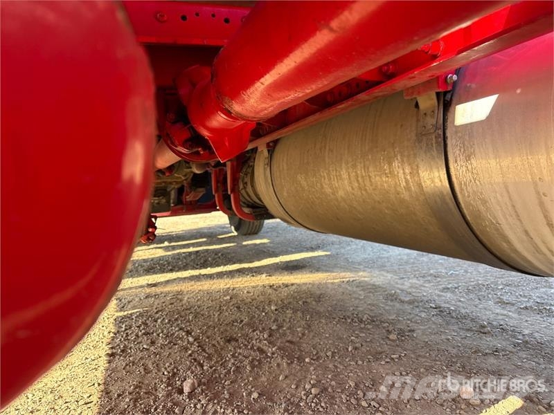 Peterbilt 567 Trekkers