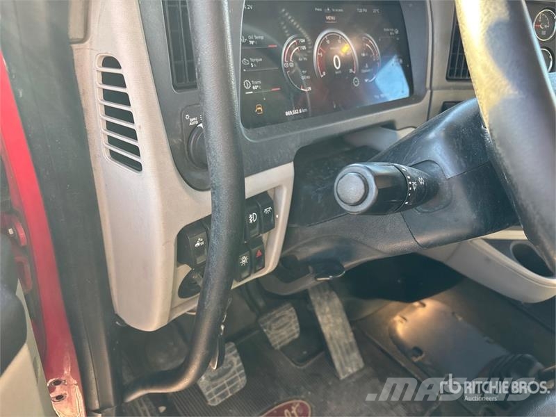 Peterbilt 567 وحدات الجر