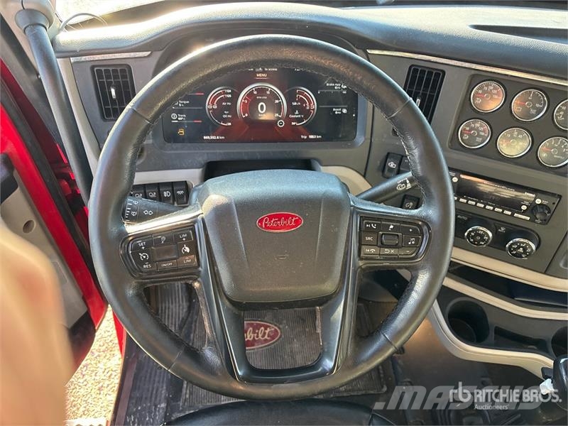 Peterbilt 567 وحدات الجر