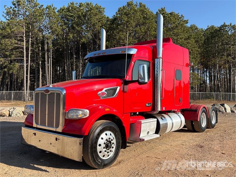 Peterbilt 567 Trekkers