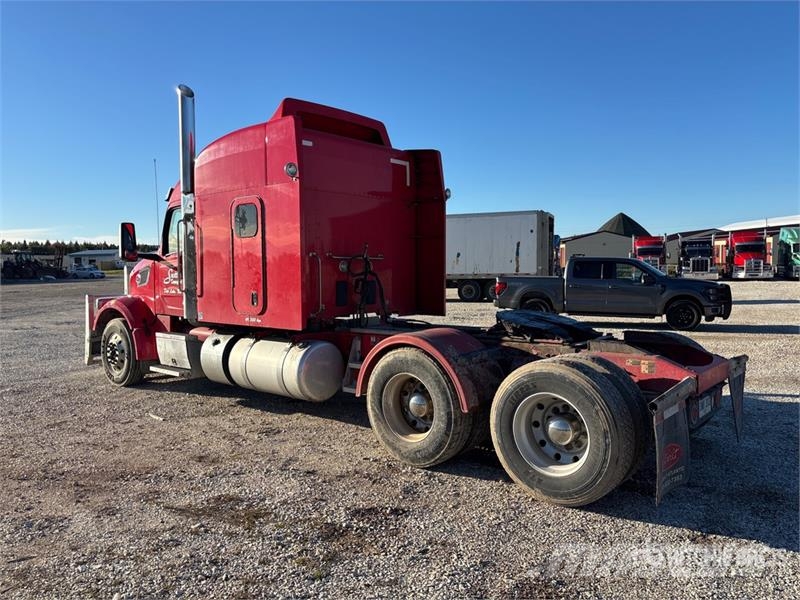 Peterbilt 567 وحدات الجر