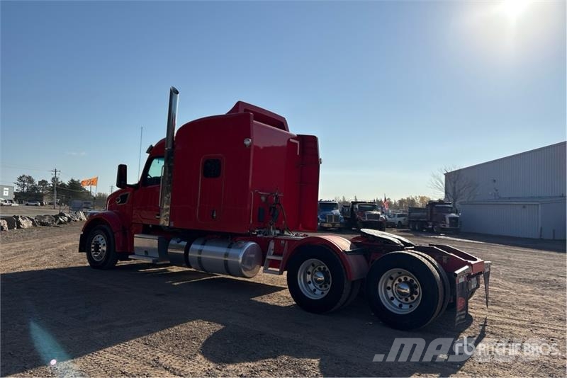 Peterbilt 567 Trekkers