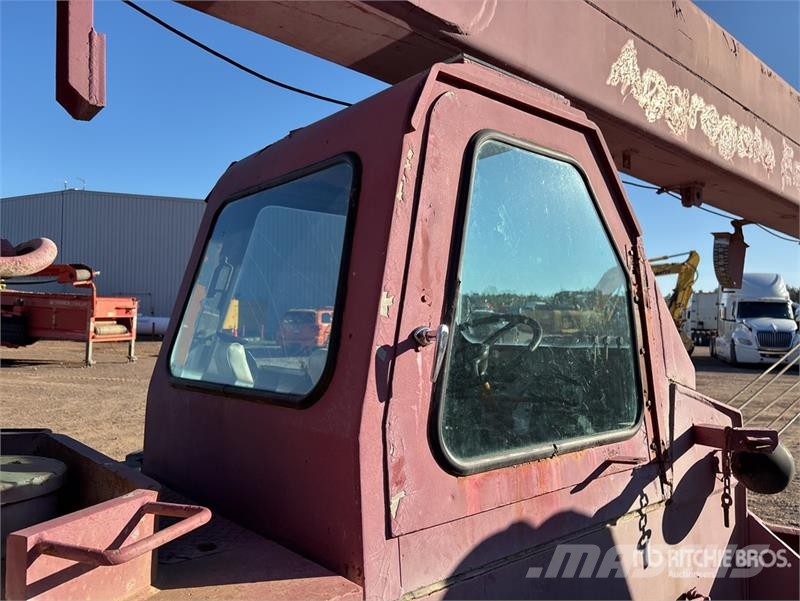 Pettibone 4x4x4 All Terrain Crane Polovne dizalice za sve terene