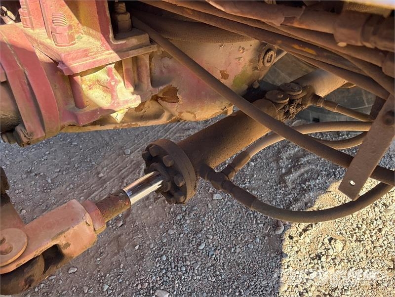 Pettibone 4x4x4 Rough Terrain Crane Rough terrain cranes