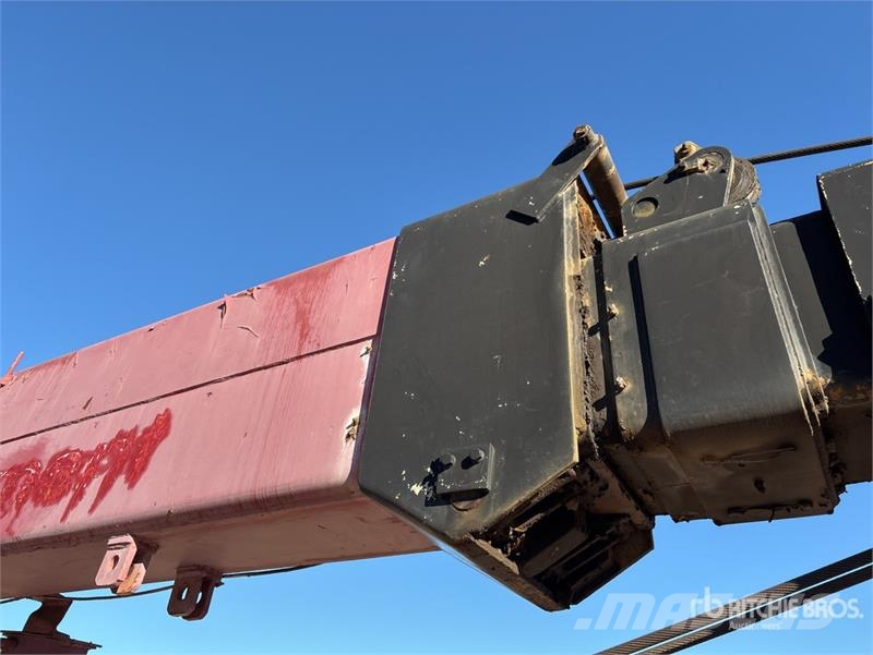 Pettibone 4x4x4 Rough Terrain Crane Rough terrain cranes