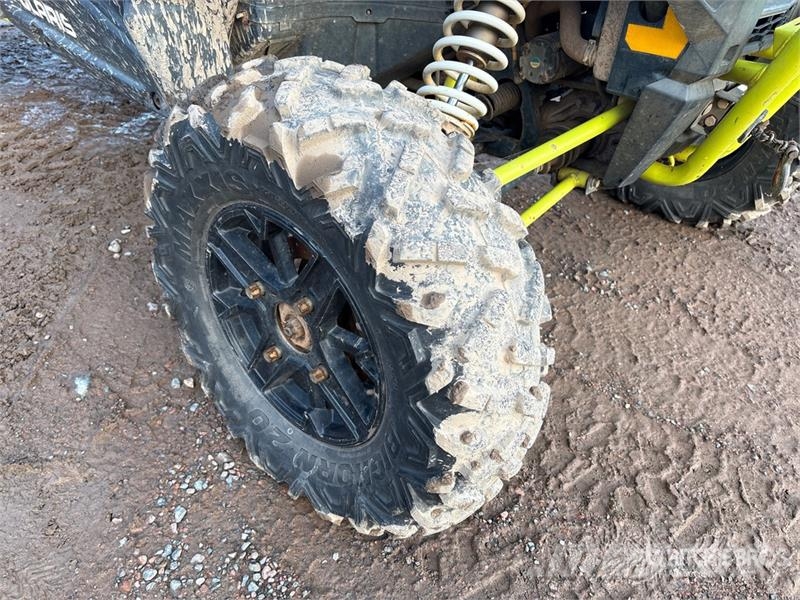 Polaris 1000 RZR 4x4 XP Side By Side 自動車