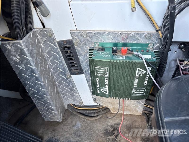 PowerTraxx Crawler Carrier Aerial Lift w/ Terex Hi Sonstige Baumaschinen