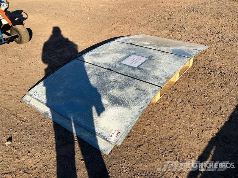  Quantity of (10) 4 ft x 8 ft Galvanized Sheets معدات البناء - غير ذلك