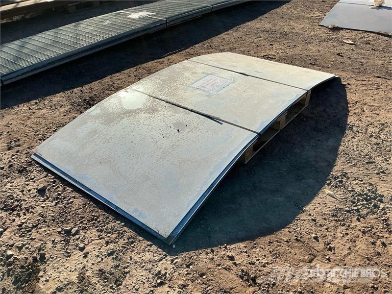  Quantity of (10) 4 ft x 8 ft Galvanized Sheets معدات البناء - غير ذلك