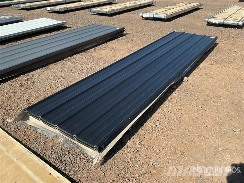Quantity of (100) Black Metal Roof Panels (Unused) Gervės, keltuvai ir medžiagų kėlimo įranga