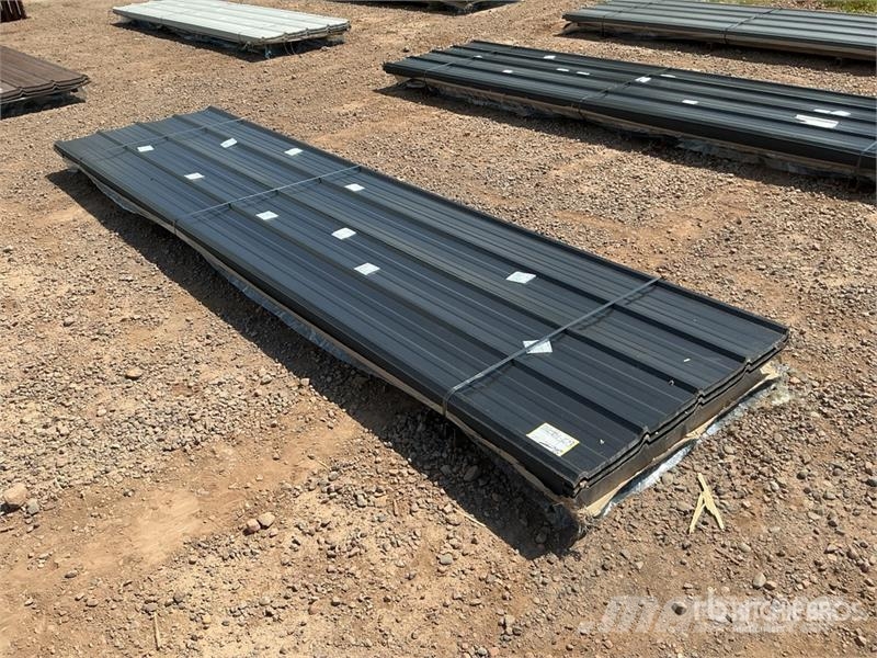 Quantity of (100) Black Metal Roof Panels (Unused) Gervės, keltuvai ir medžiagų kėlimo įranga
