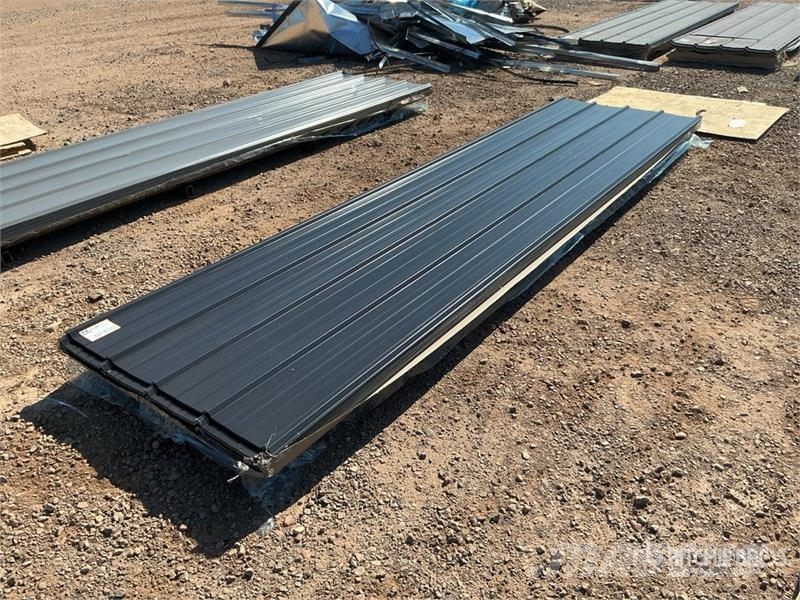 Quantity of (100) Black Metal Roof Panels (Unused) Gervės, keltuvai ir medžiagų kėlimo įranga