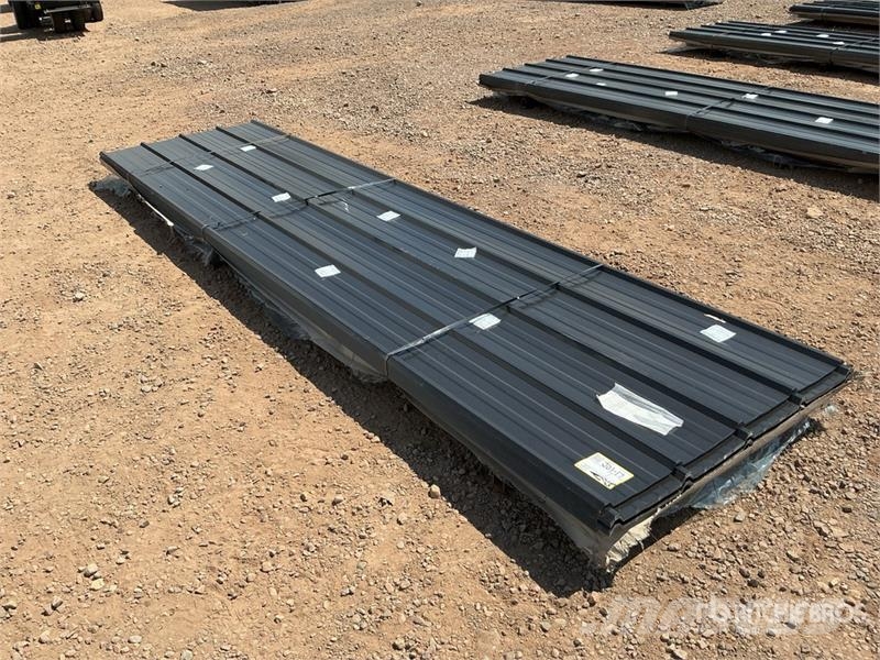 Quantity of (100) Black Metal Roof Panels (Unused) Gervės, keltuvai ir medžiagų kėlimo įranga