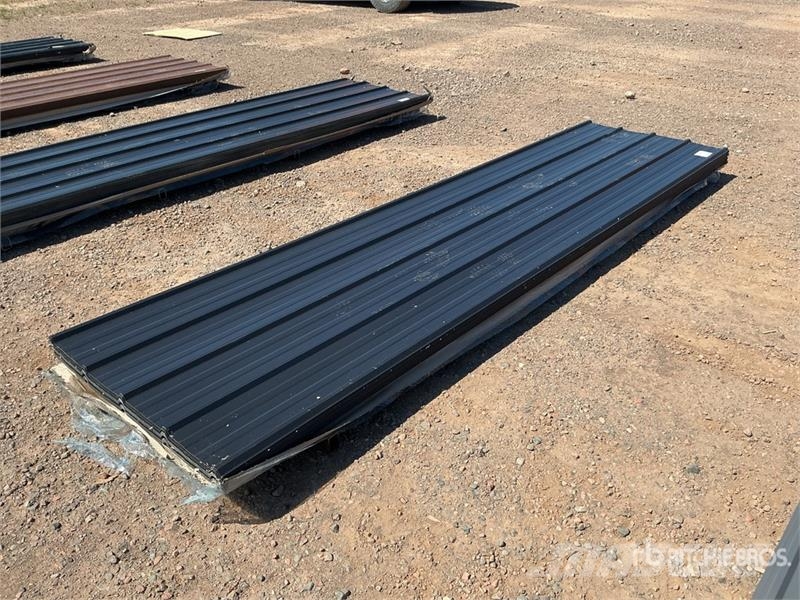 Quantity of (100) Black Metal Roof Panels (Unused) Gervės, keltuvai ir medžiagų kėlimo įranga