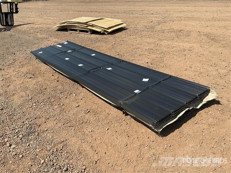 Quantity of (100) Black Metal Roof Panels (Unused) Gervės, keltuvai ir medžiagų kėlimo įranga