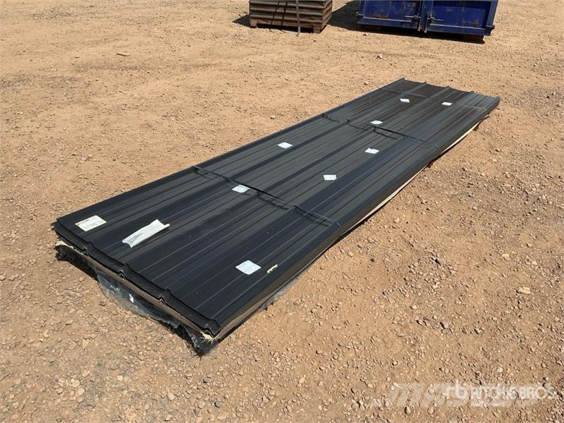Quantity of (100) Black Metal Roof Panels (Unused) Gervės, keltuvai ir medžiagų kėlimo įranga