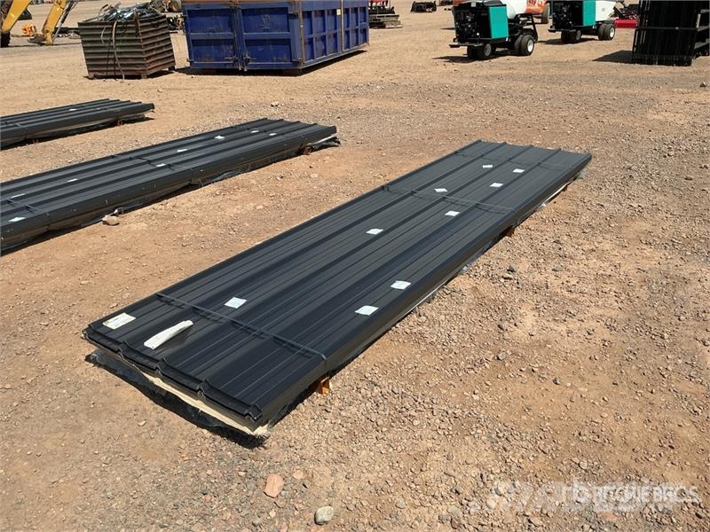 Quantity of (100) Black Metal Roof Panels (Unused) Gervės, keltuvai ir medžiagų kėlimo įranga