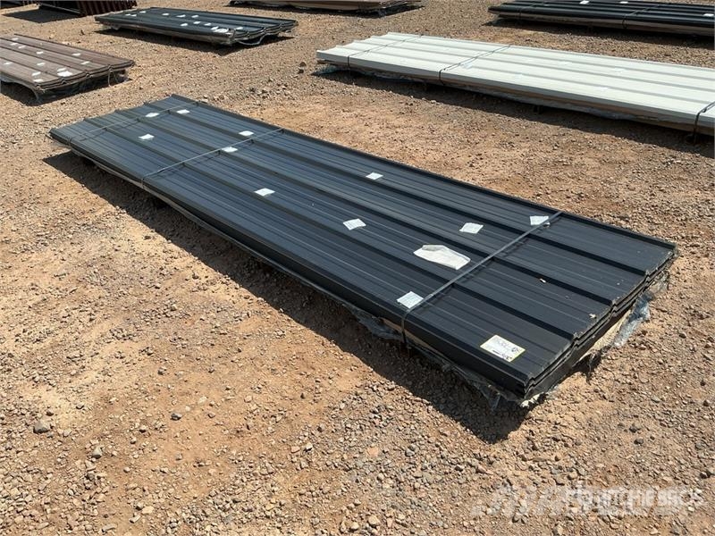 Quantity of (100) Black Metal Roof Panels (Unused) Gervės, keltuvai ir medžiagų kėlimo įranga