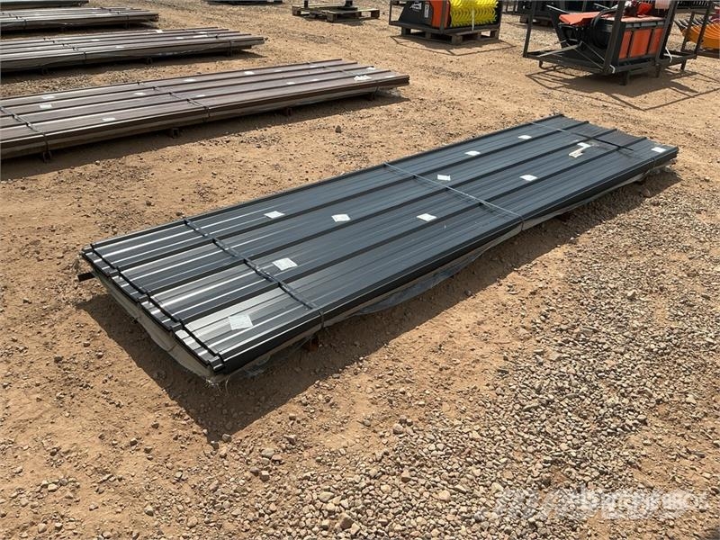 Quantity of (100) Black Metal Roof Panels (Unused) Gervės, keltuvai ir medžiagų kėlimo įranga
