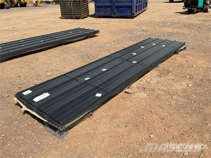 Quantity of (100) Black Metal Roof Panels (Unused) Gervės, keltuvai ir medžiagų kėlimo įranga
