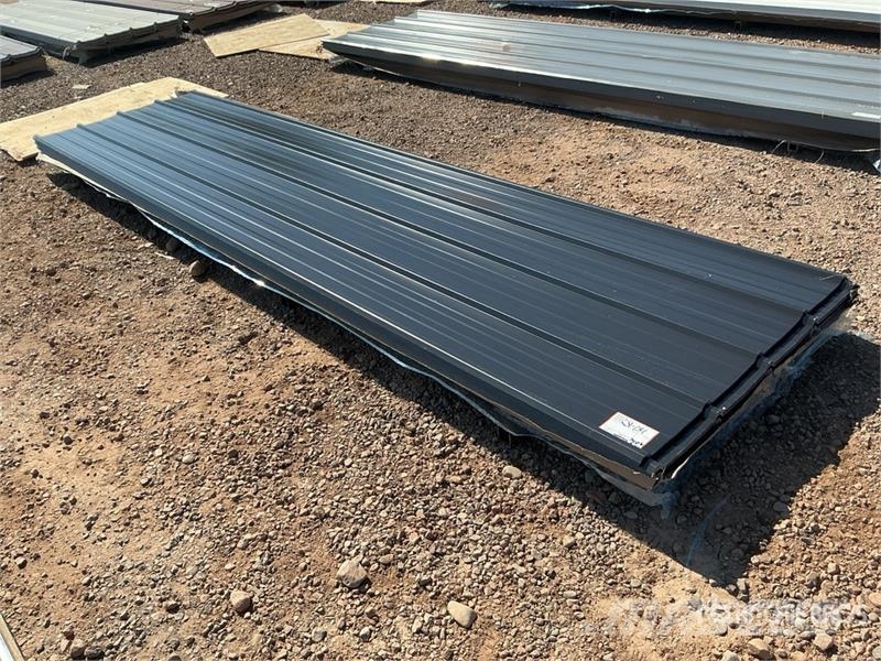 Quantity of (100) Black Metal Roof Panels (Unused) Gervės, keltuvai ir medžiagų kėlimo įranga