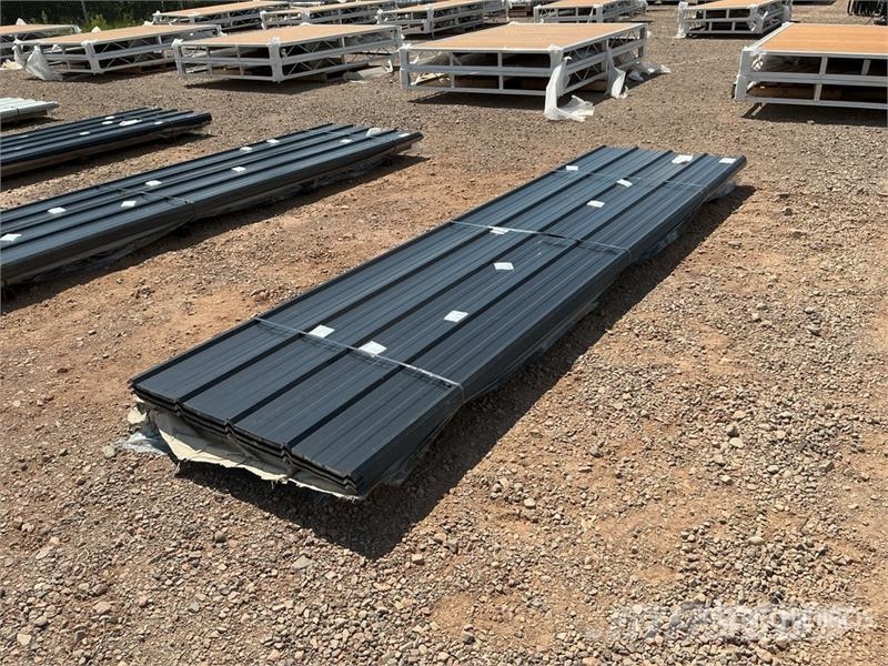 Quantity of (100) Black Metal Roof Panels (Unused) Gervės, keltuvai ir medžiagų kėlimo įranga