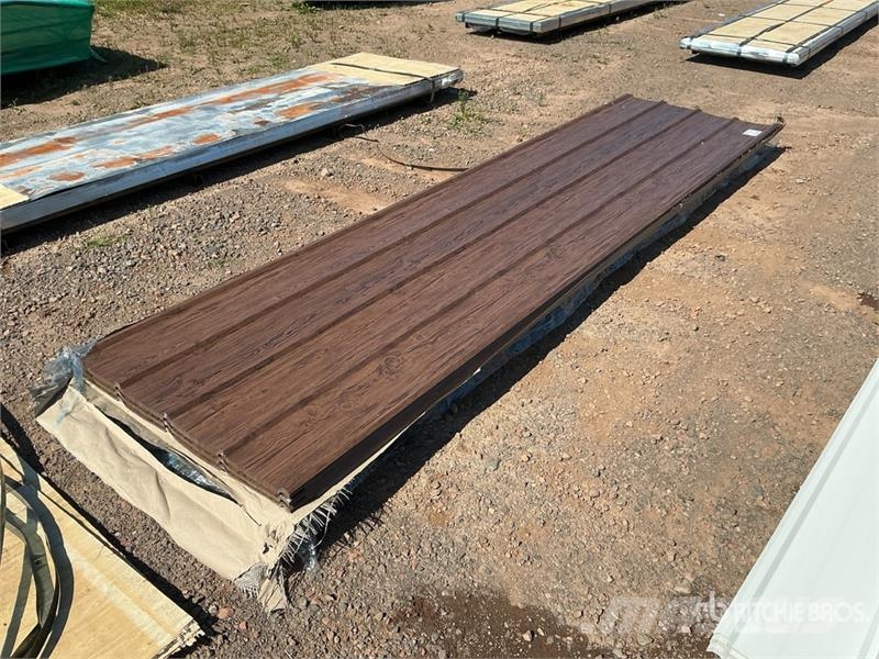  Quantity of (100) Brown Metal Roof Panels (Unused) Gervės, keltuvai ir medžiagų kėlimo įranga