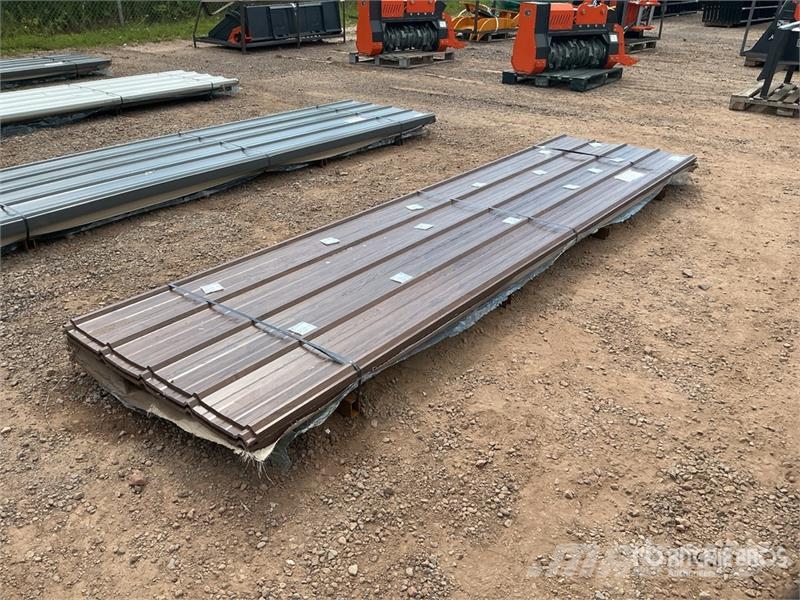 Quantity of (100) Brown Metal Roof Panels (Unused) Gervės, keltuvai ir medžiagų kėlimo įranga