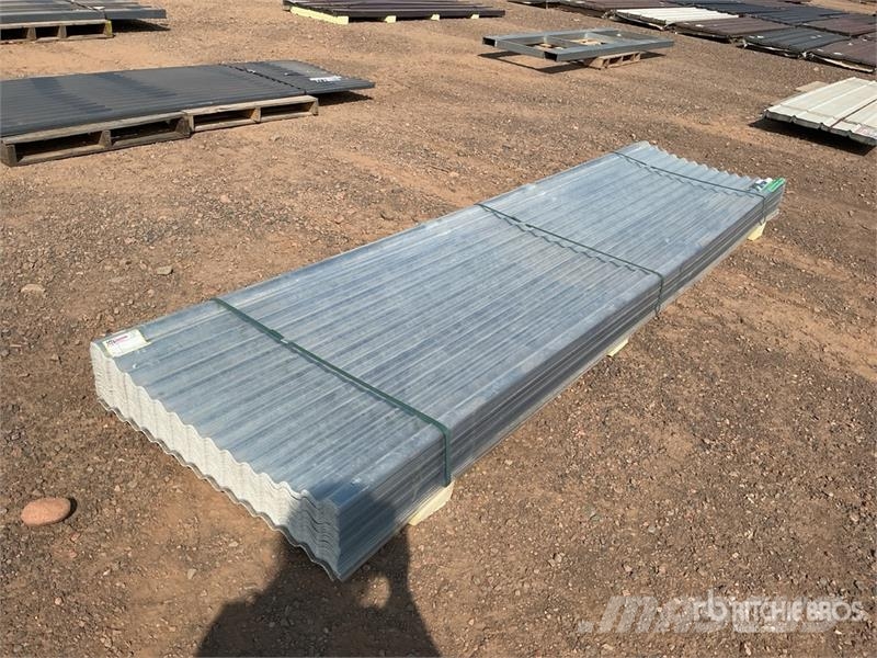  Quantity of (100) Clear Polycarbonate Roof Panel ( Gervės, keltuvai ir medžiagų kėlimo įranga