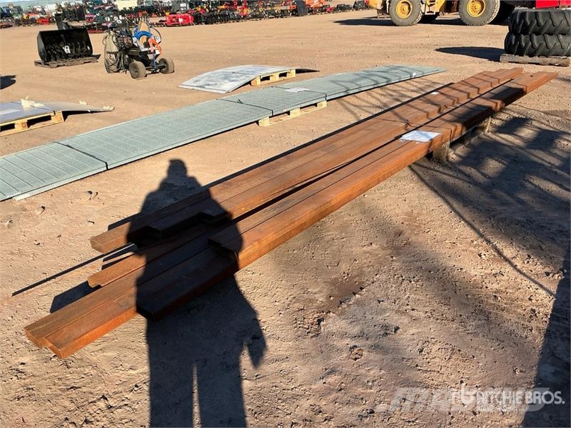  Quantity of (11) Galvanized Steel Tubes معدات البناء - غير ذلك