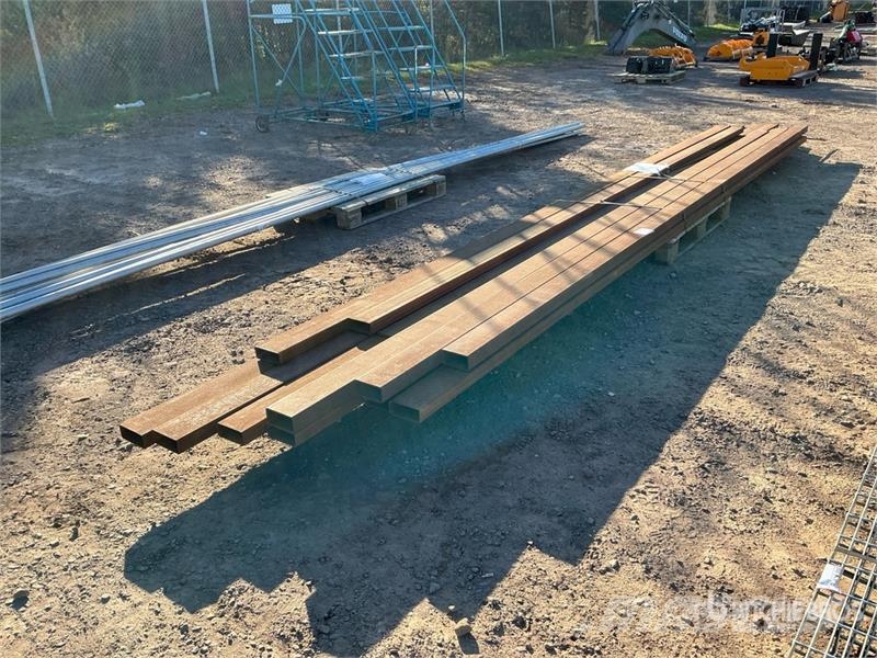  Quantity of (11) Galvanized Steel Tubes معدات البناء - غير ذلك