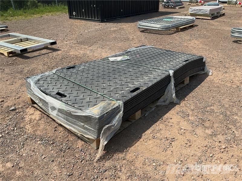 Quantity of (12) 8 ft x 4 ft Ground Protection Roa Ostale kargo komponente