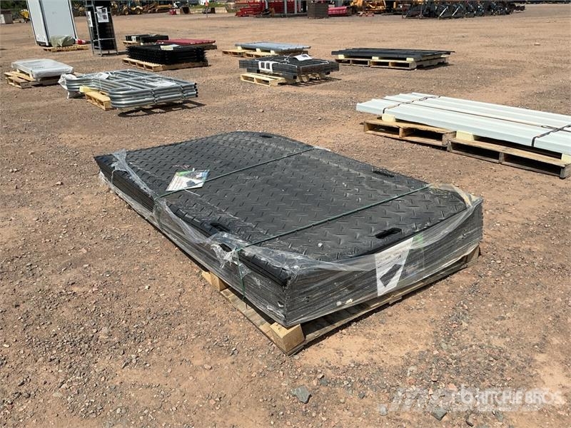 Quantity of (12) 8 ft x 4 ft Ground Protection Roa Ostale kargo komponente