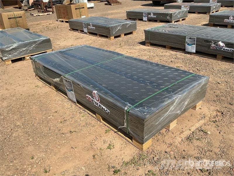 Quantity of (15) FPM 41 in x 94 in Ground Protect Ostale kargo komponente