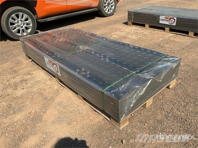 Quantity of (15) FPM 41 in x 94 in Ground Protect Ostale kargo komponente