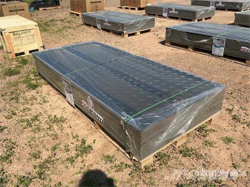 Quantity of (15) FPM 41 in x 94 in Ground Protect Ostale kargo komponente