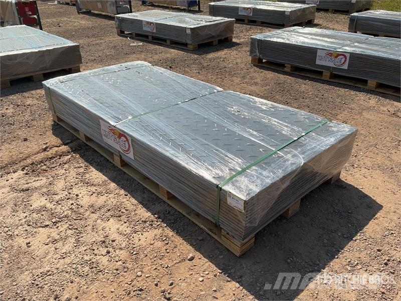  Quantity of (15)  FPM 41 in x 94 in Ground Protect Ostale kargo komponente