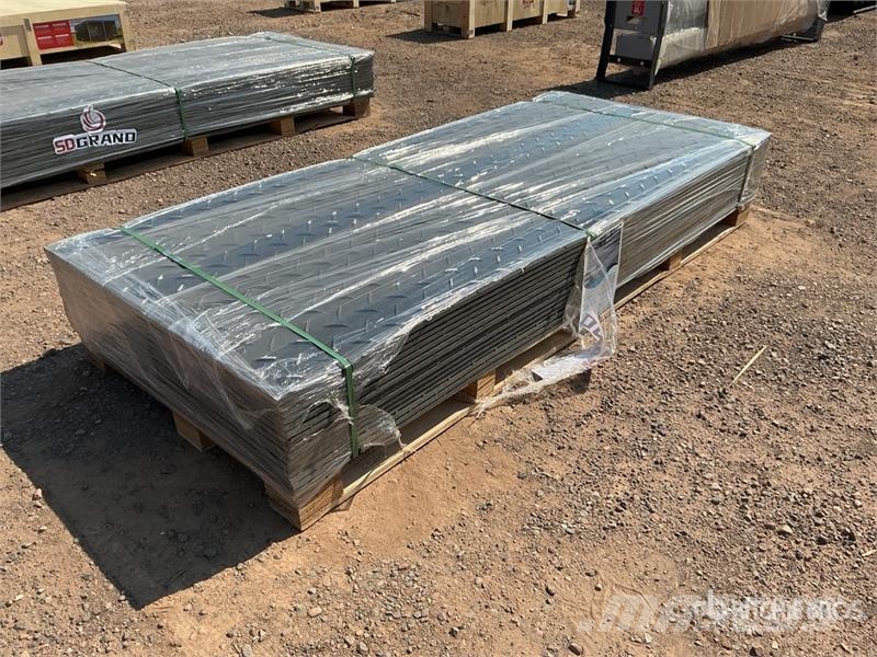 Quantity of (15) FPM 41 in x 94 in Ground Protect Ostale kargo komponente