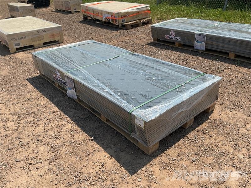Quantity of (15) FPM 41 in x 94 in Ground Protect Ostale kargo komponente