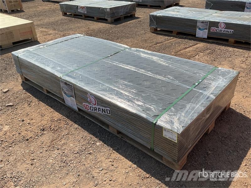 Quantity of (15) FPM 41 in x 94 in Ground Protect Ostale kargo komponente