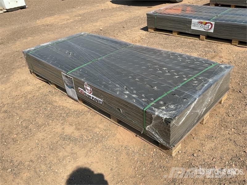  Quantity of (15)  FPM 41 in x 94 in Ground Protect Ostale kargo komponente