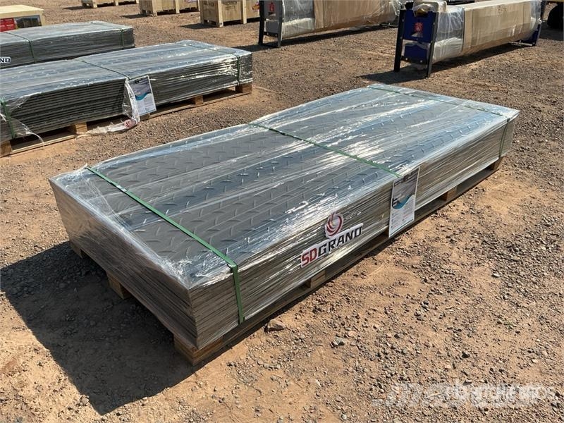 Quantity of (15) FPM 41 in x 94 in Ground Protect Ostale kargo komponente