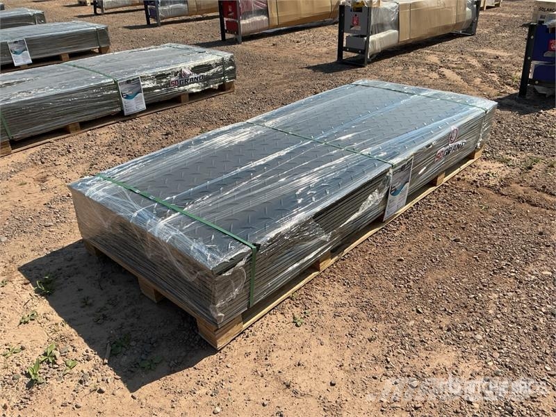 Quantity of (15) FPM 41 in x 94 in Ground Protect Ostale kargo komponente