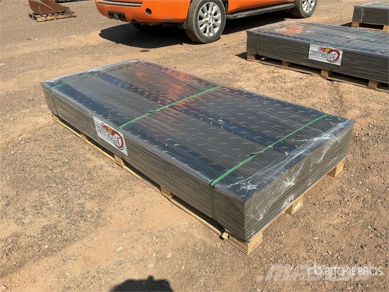 Quantity of (15) FPM 41 in x 94 in Ground Protect Ostale kargo komponente