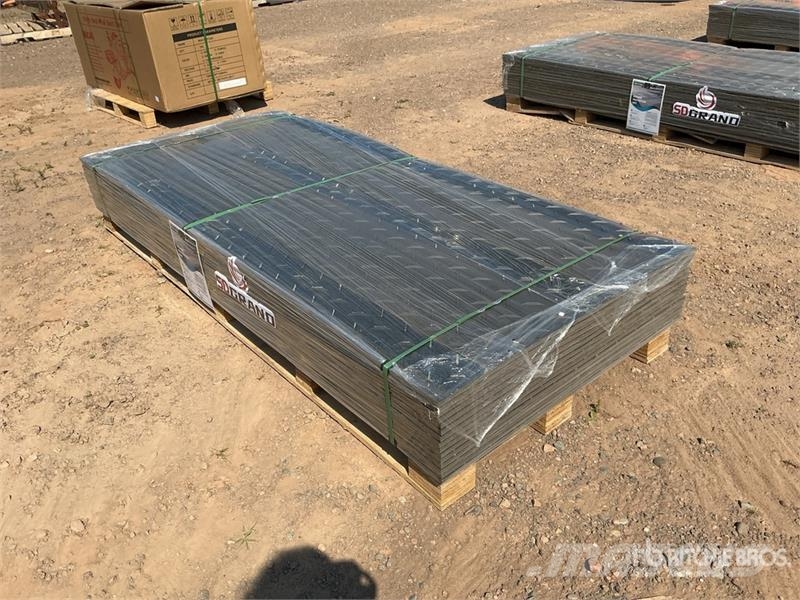 Quantity of (15) FPM 41 in x 94 in Ground Protect Ostale kargo komponente