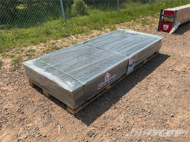 Quantity of (15) FPM 41 in x 94 in Ground Protect Ostale kargo komponente