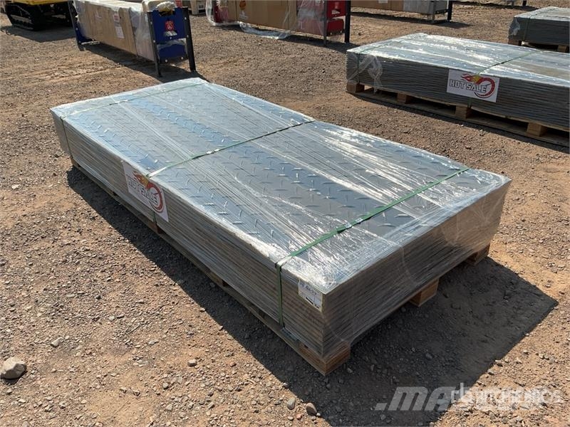 Quantity of (15) FPM 41 in x 94 in Ground Protect Ostale kargo komponente