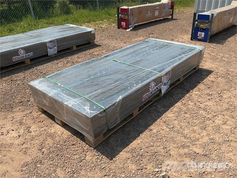 Quantity of (15) FPM 41 in x 94 in Ground Protect Ostale kargo komponente