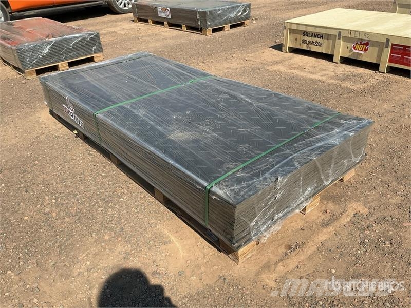 Quantity of (15) FPM 41 in x 94 in Ground Protect Ostale kargo komponente